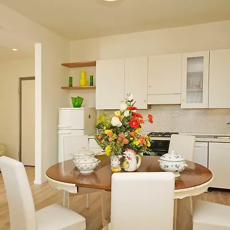 Cavour 19 Apartment Desenzano del Garda